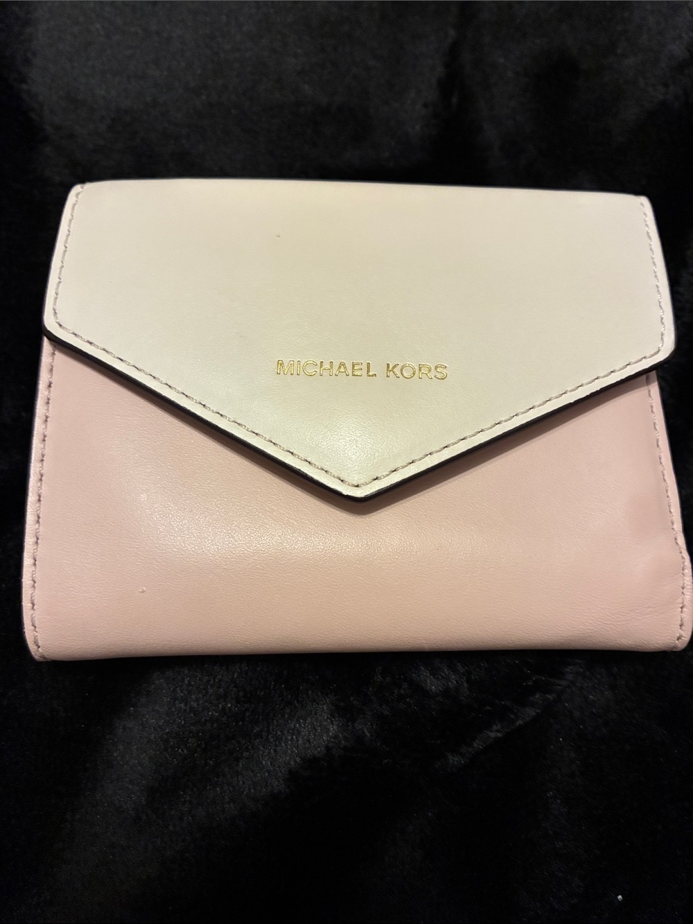 Michael Kors Two-Tone Blush Pink & Cream Leather Zip Wallet - Picture 2 of 7